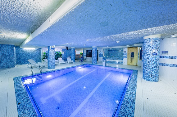 Swimming pool and Spa